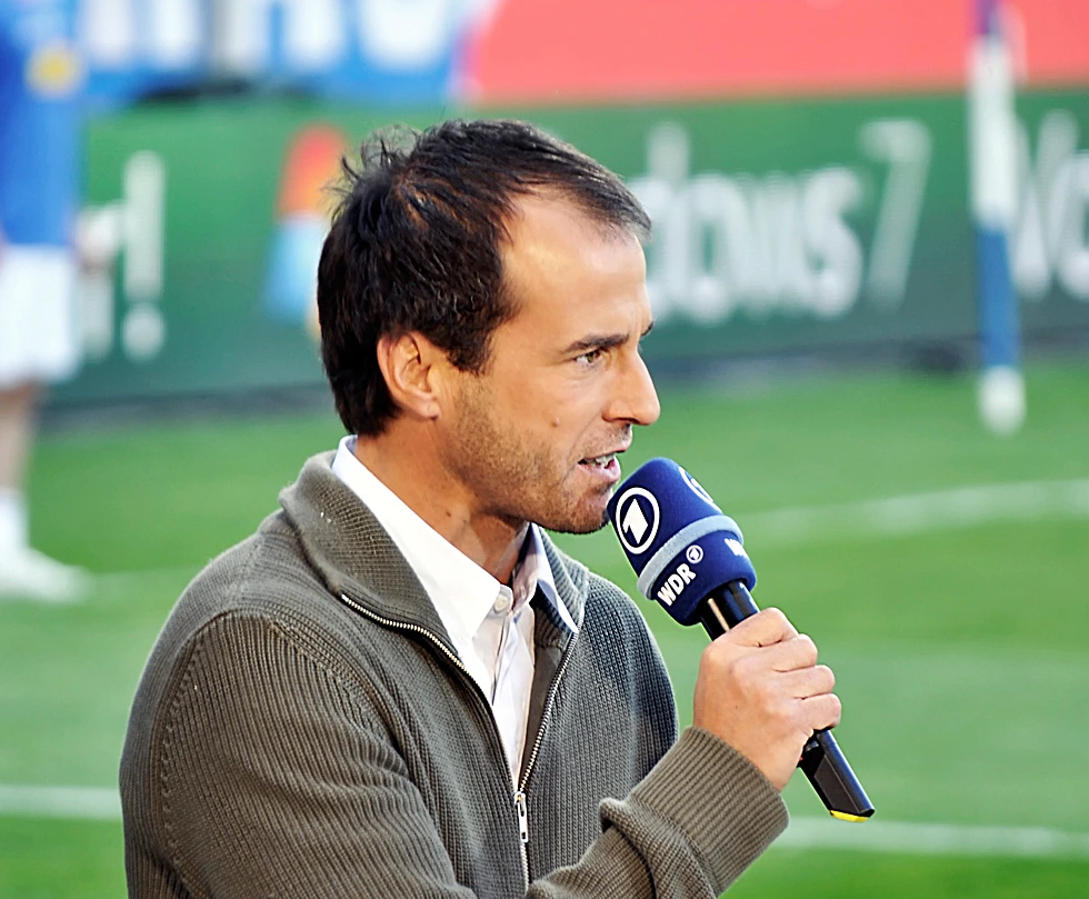 Mehmet Scholl als Fußball-Experte für den Westdeutschen Rundfunk